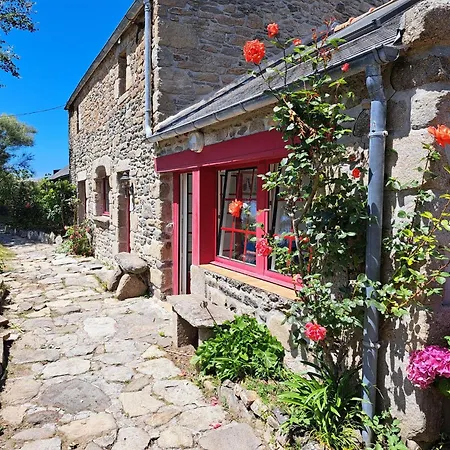 Breton Granite Stone House Near The Sea Ploudalmézeau